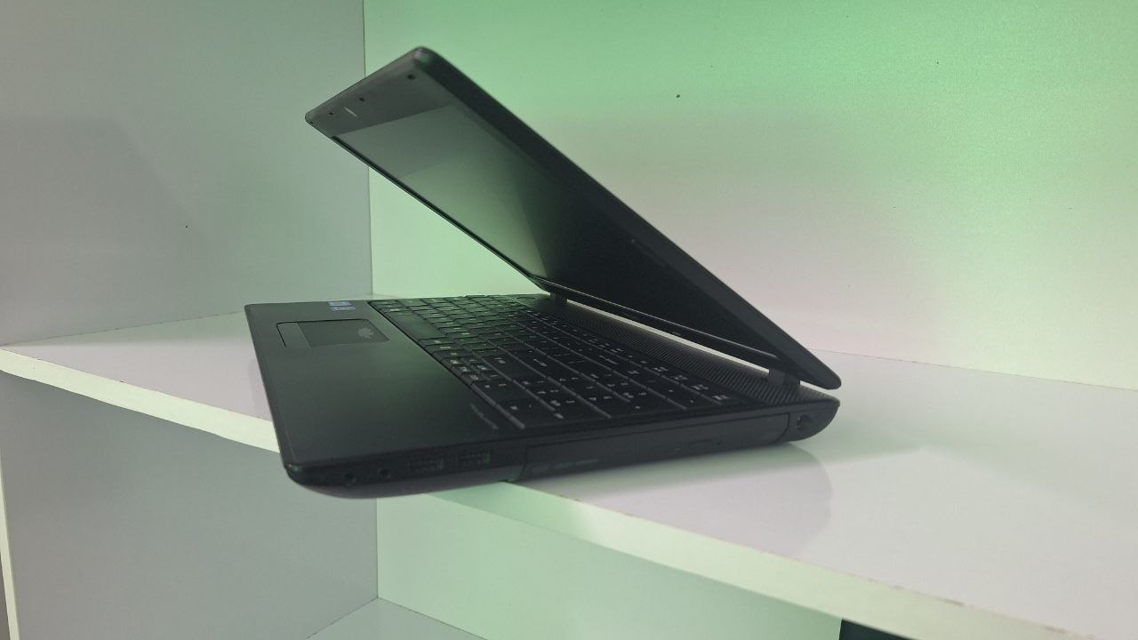 لپ‌تاپ Acer TravelMate 5760G با پردازنده Intel Core i5-2410M